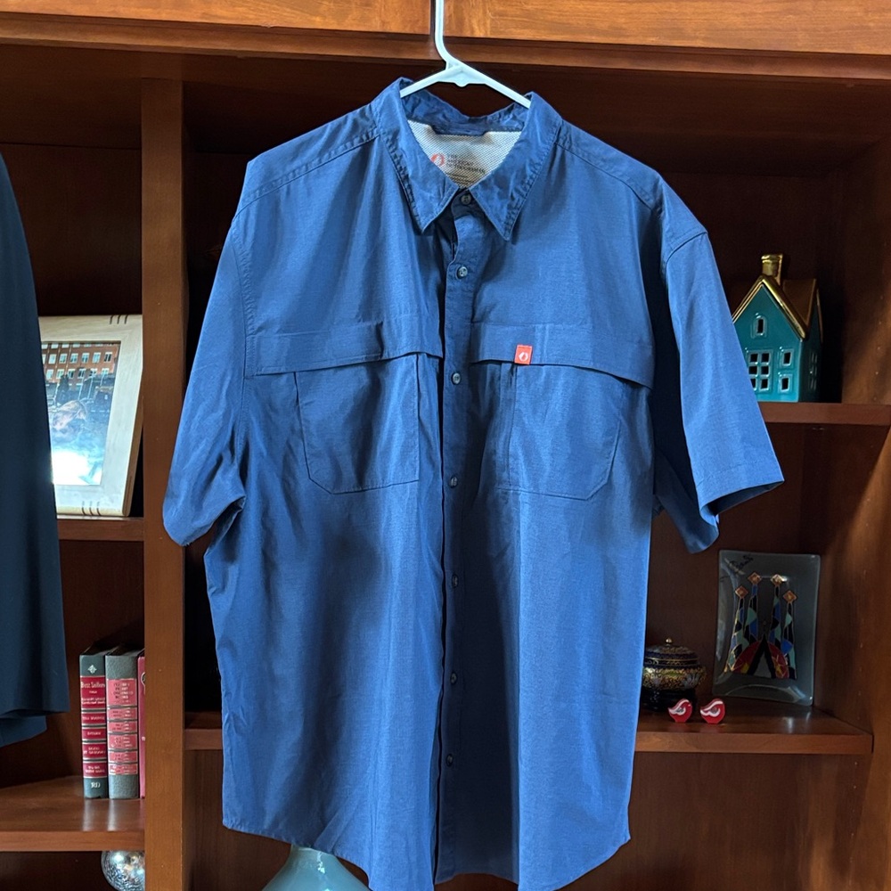 The American Outdoorsman Men’s Blue Fishing/Camping/Hiking Shirt XXL/2XL